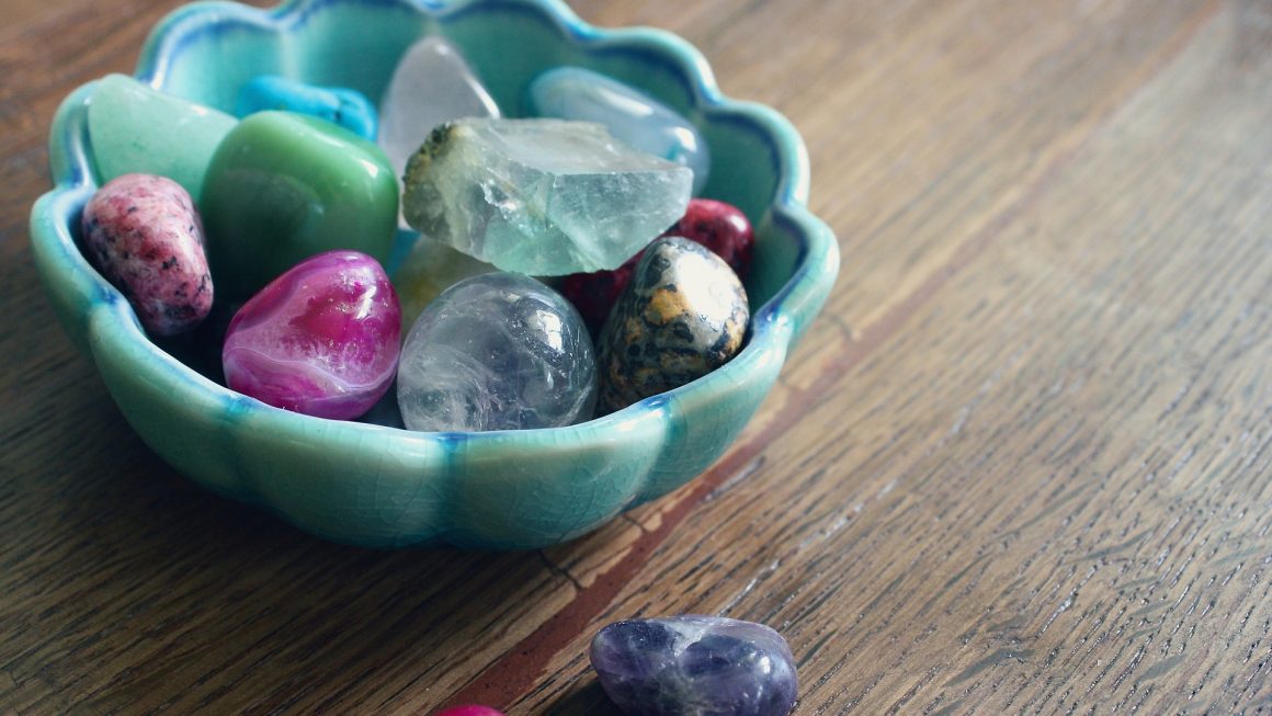 How to Choose Crystals And Essential Oils